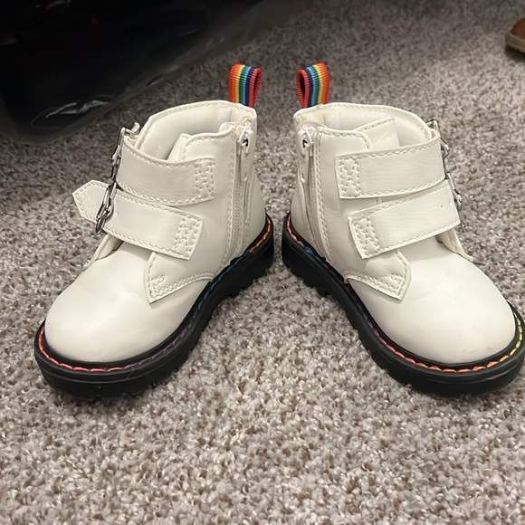 Wonder nation white boots toddler size 7 - Picture 3 of 5